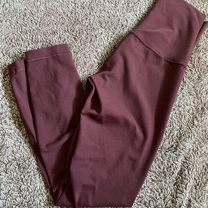 Wunder Under High-Rise Tight 25" 
Full-On Luon